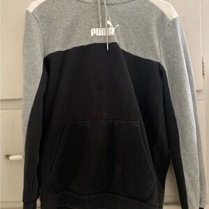 Puma Women's Black and Gray Hoodie